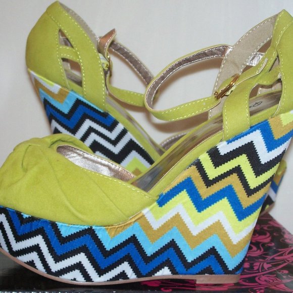 Qupid Lime Green Velvet Wedges Chevron Print Shoes 5.5 - Picture 10 of 10